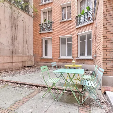Apartment Studio On Inner Courtyard Near Tour Effeil